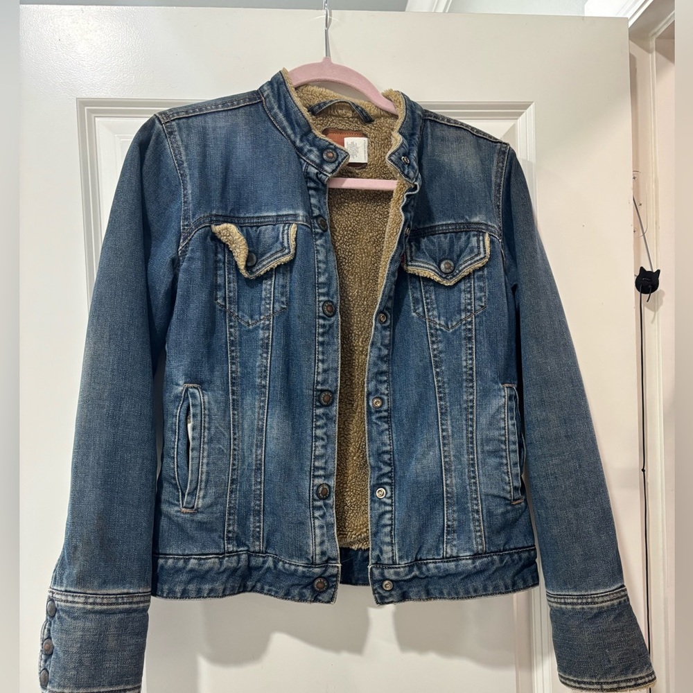 Vintage Levi’s Denim Jacket with Shearling Lining Size M